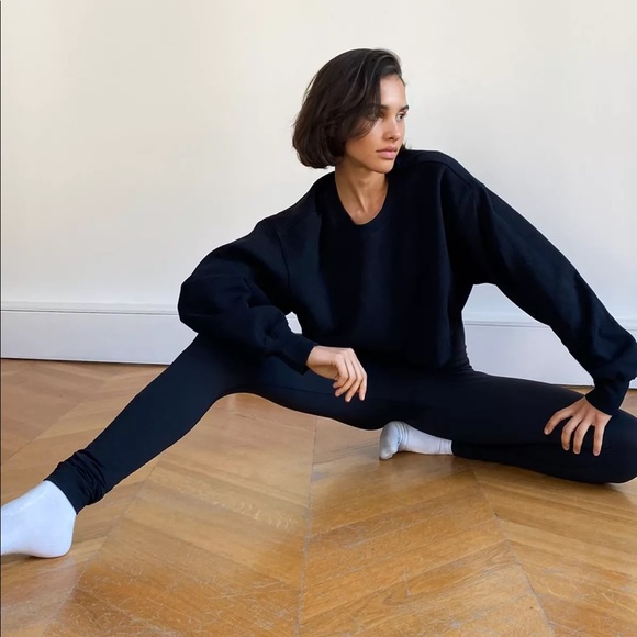 Aritzia TNA Leggings - Picture 3 of 3